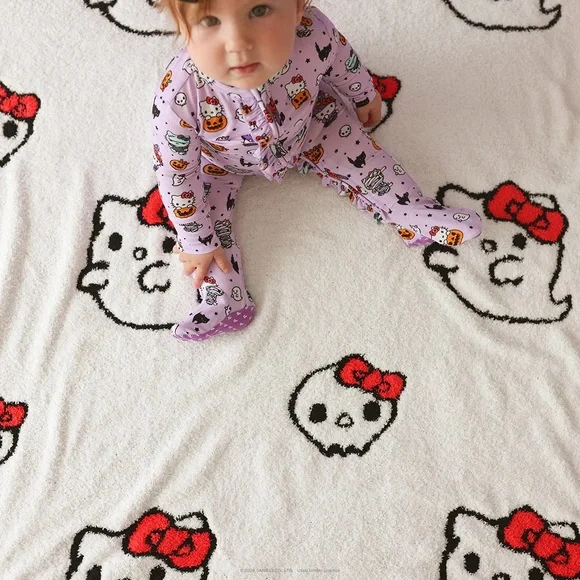 POSH PEANUT X HELLO KITTY HALLOWEEN GHOSTS SANRIO CUDDLE BLANKET - Picture 6 of 8